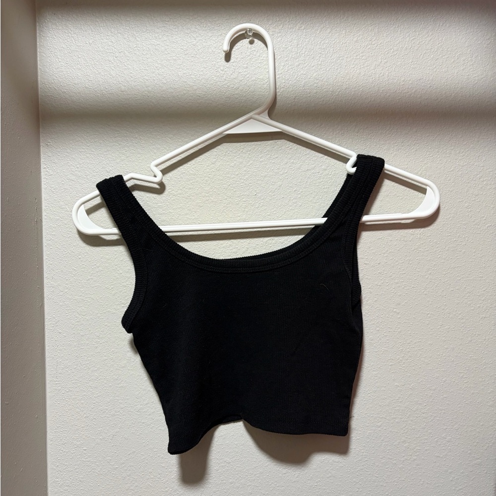 Black Sleeveless Crop Top